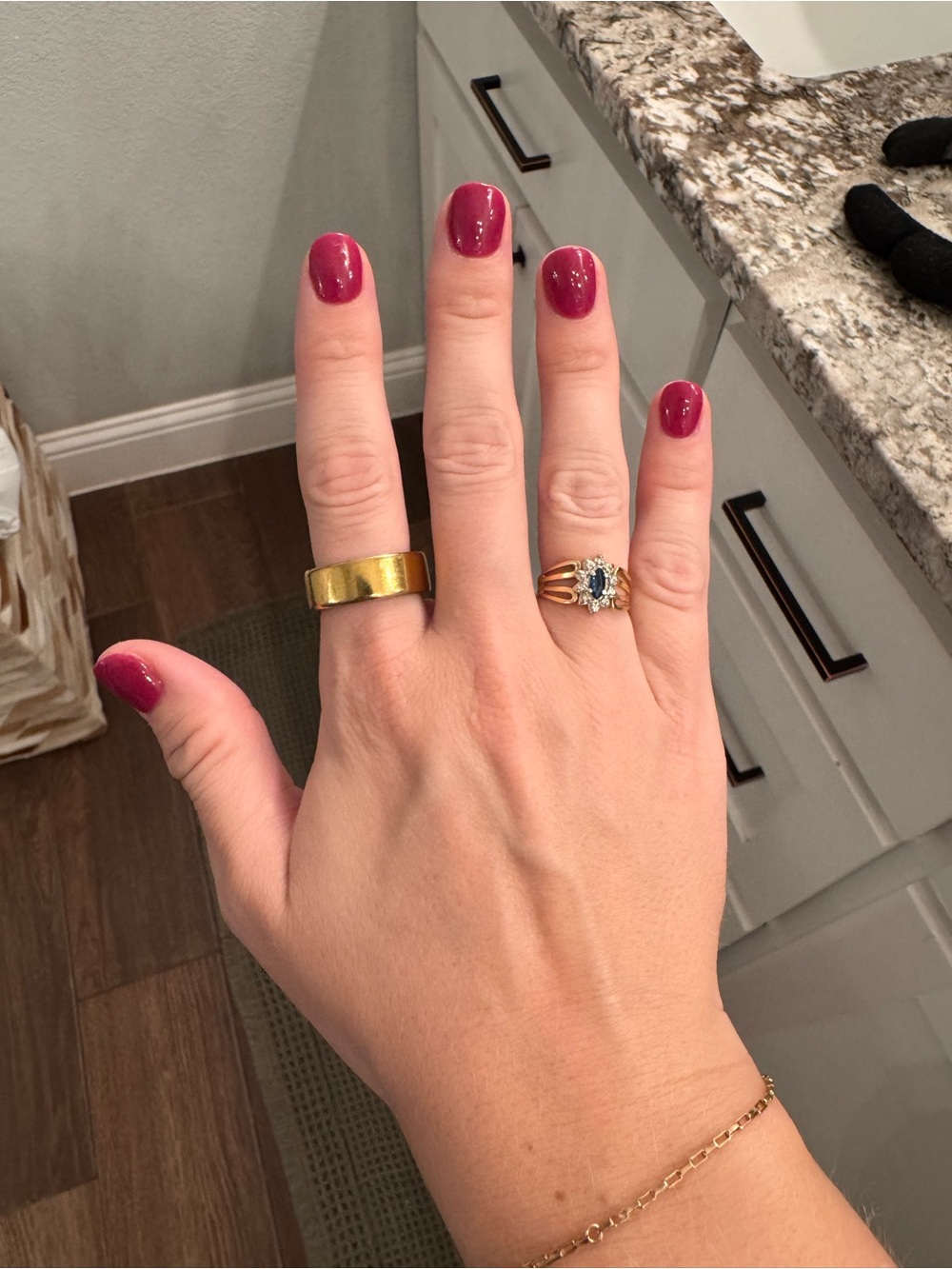 Gold Oura Ring Series 4 with Charger